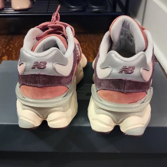 New Balance 9060 - Picture 4 of 9